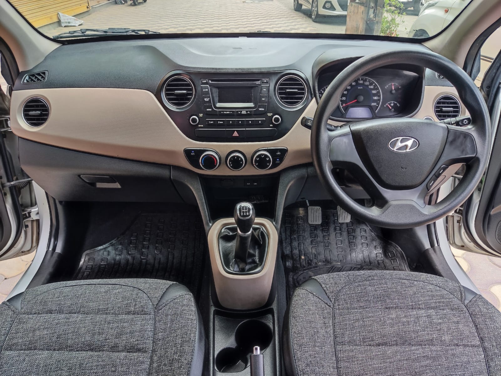 Grand i10 image 12 Grand i10 image 12