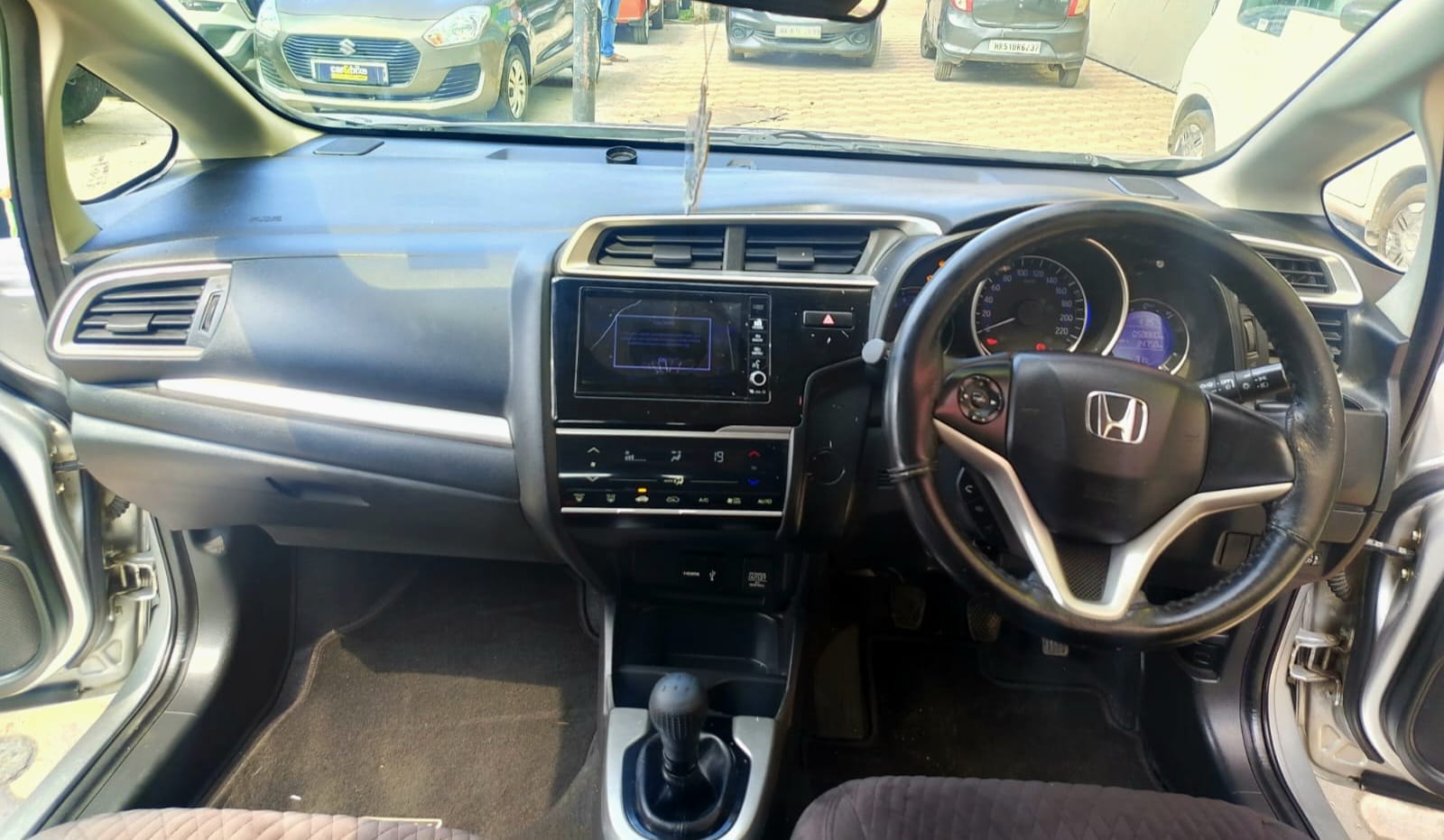 WR-V image 12 WR-V image 12