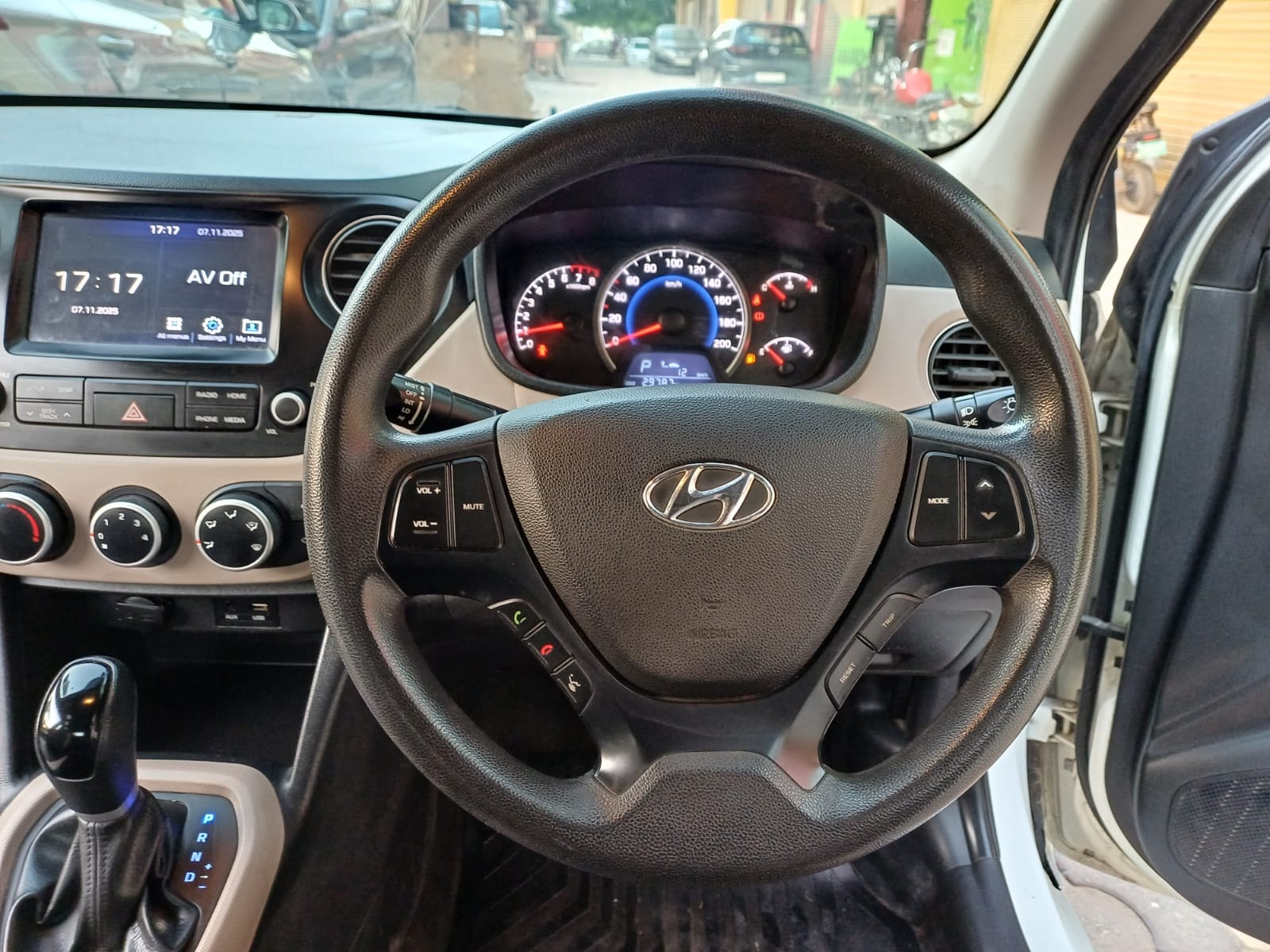 Used 2017 Hyundai Grand i10 Used 2017 Hyundai Grand i10