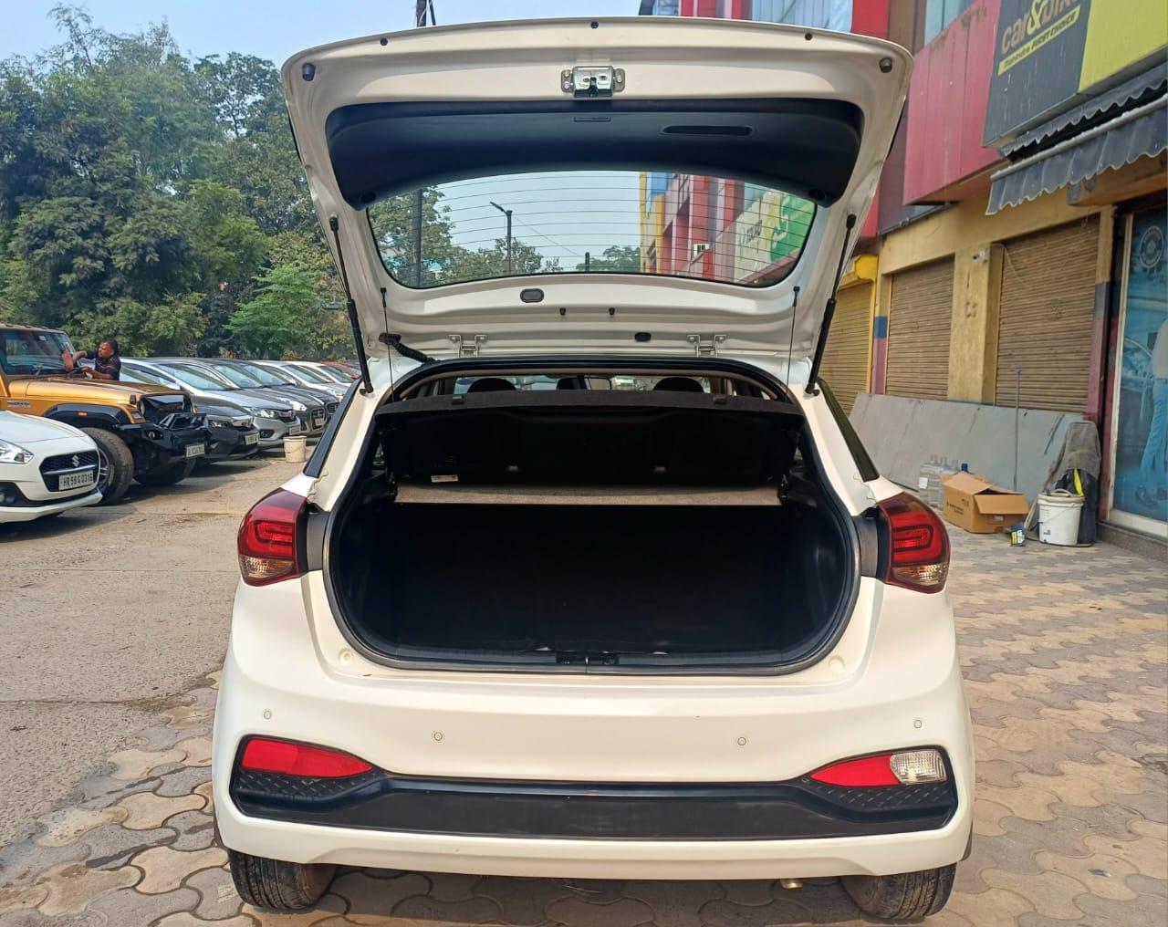 यूज़्ड 2020 ह्युंडई ईलाइट आई20, Faridabad New Delhi 9 यूज़्ड 2020 ह्युंडई ईलाइट आई20, Faridabad New Delhi 9