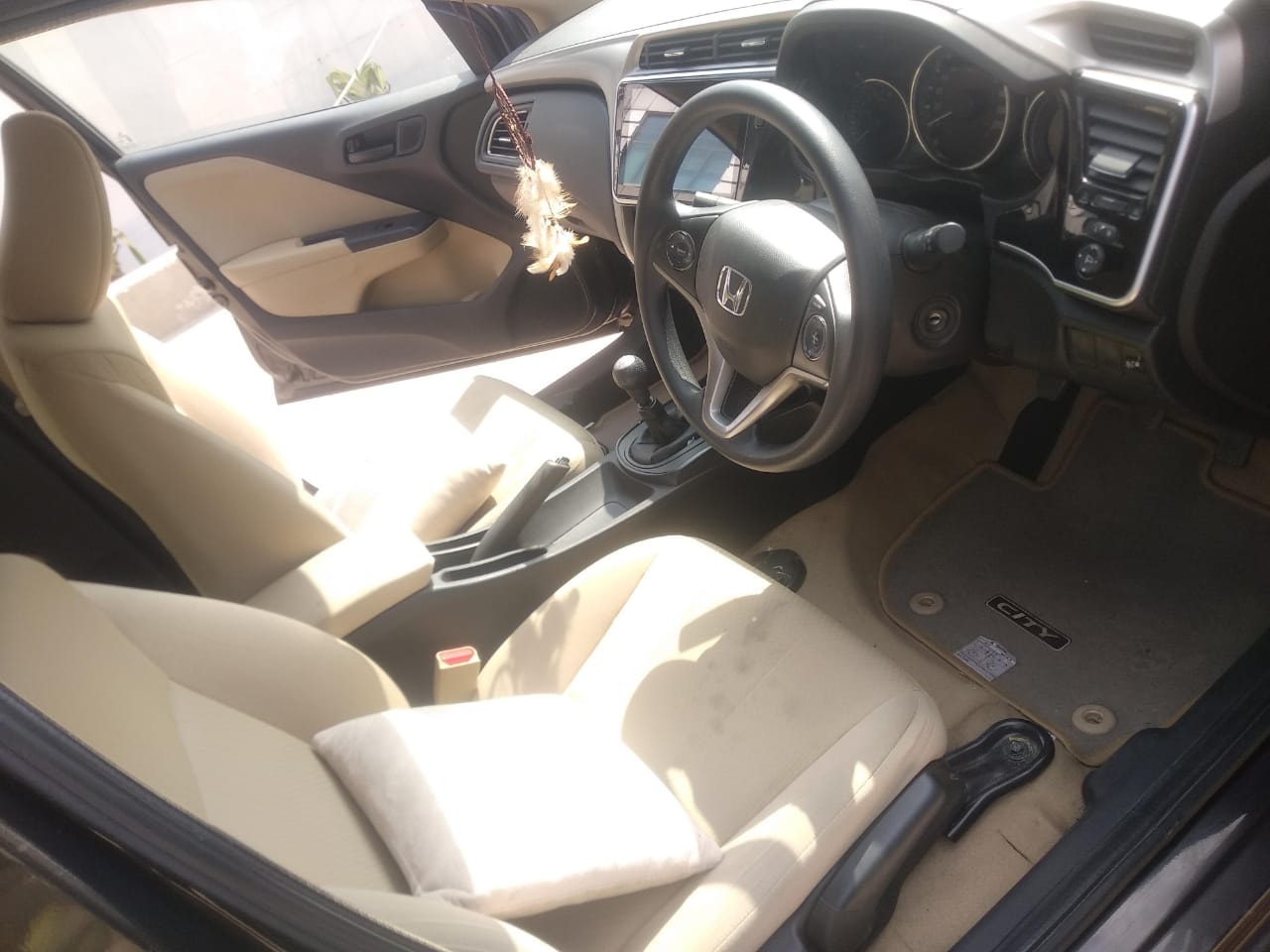 Ritz image 14 Ritz image 14