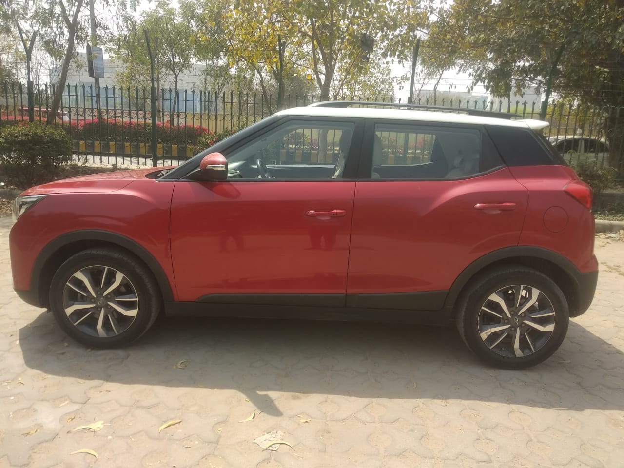 XUV300 image 2 XUV300 image 2