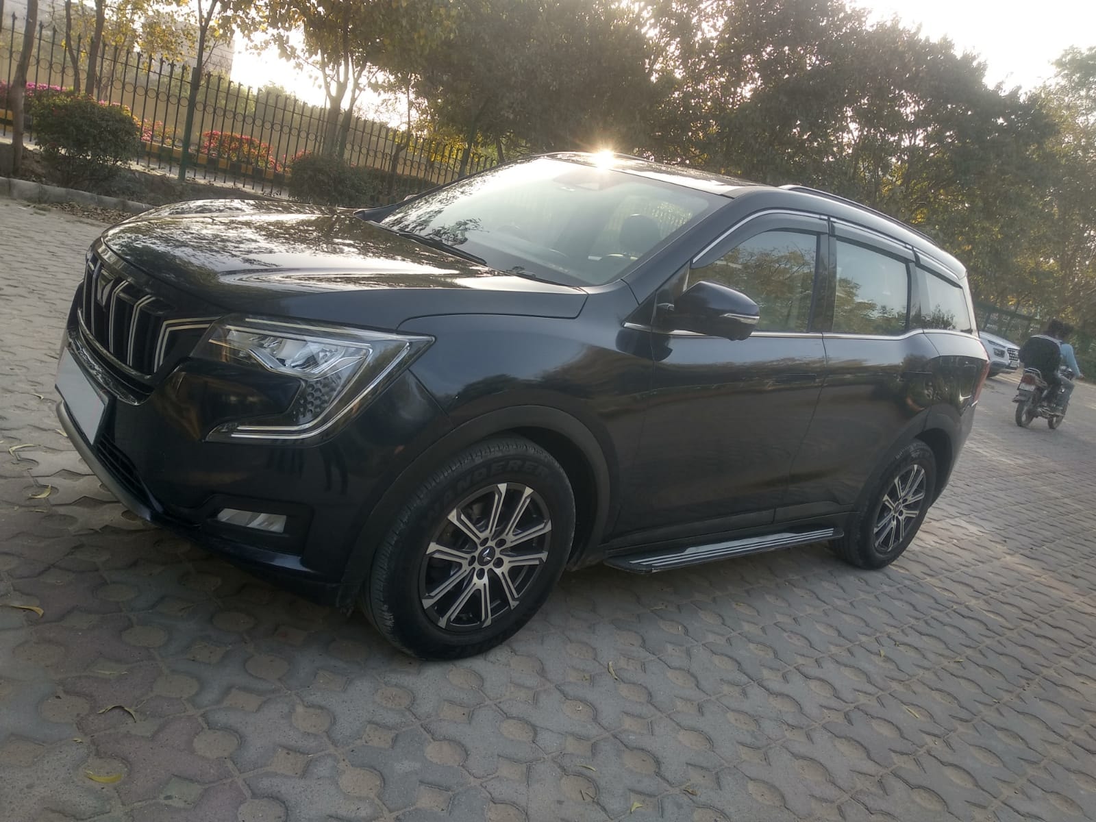 XUV700 image 1 XUV700 image 1