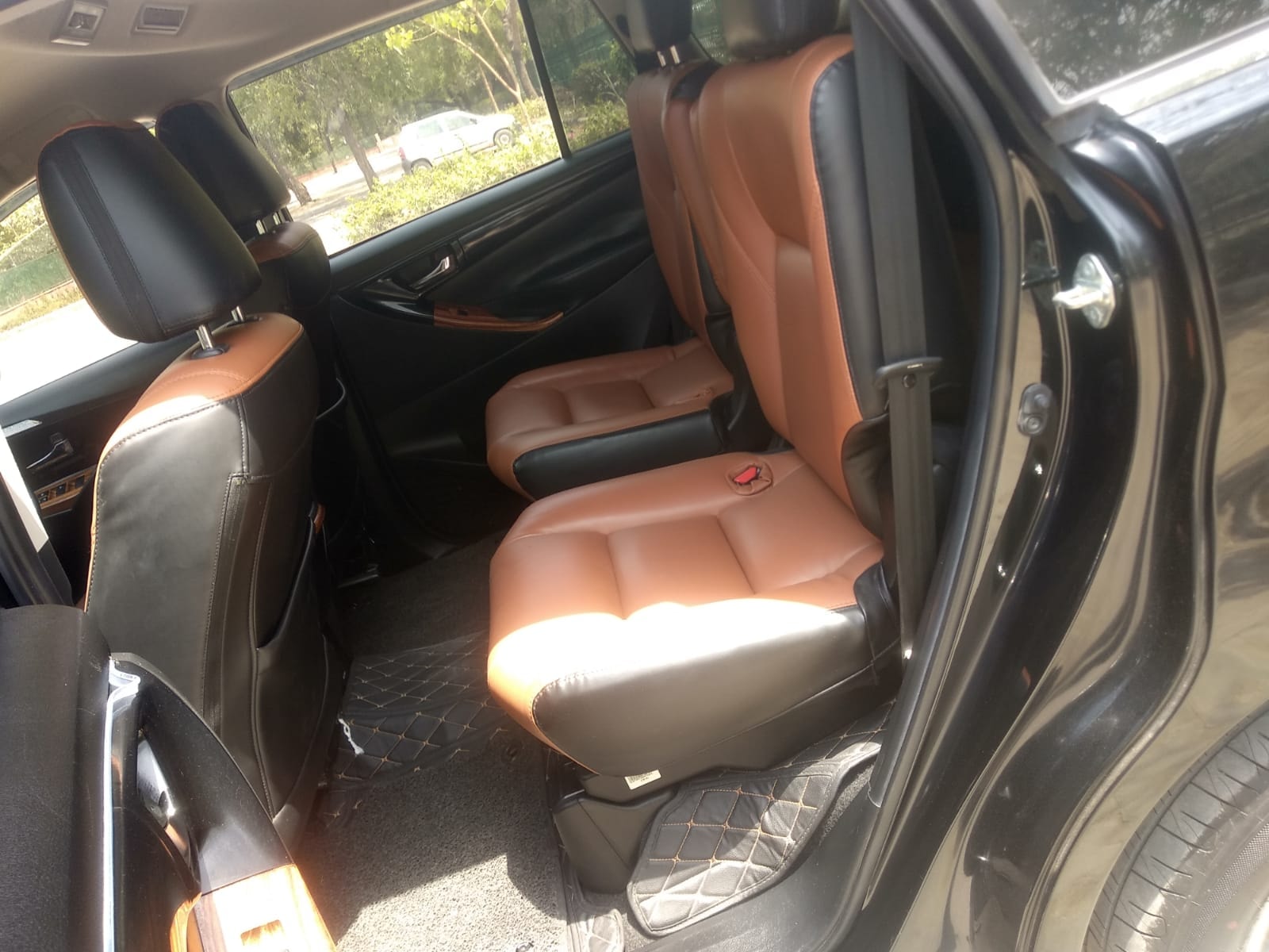 Innova Crysta image 17 Innova Crysta image 17