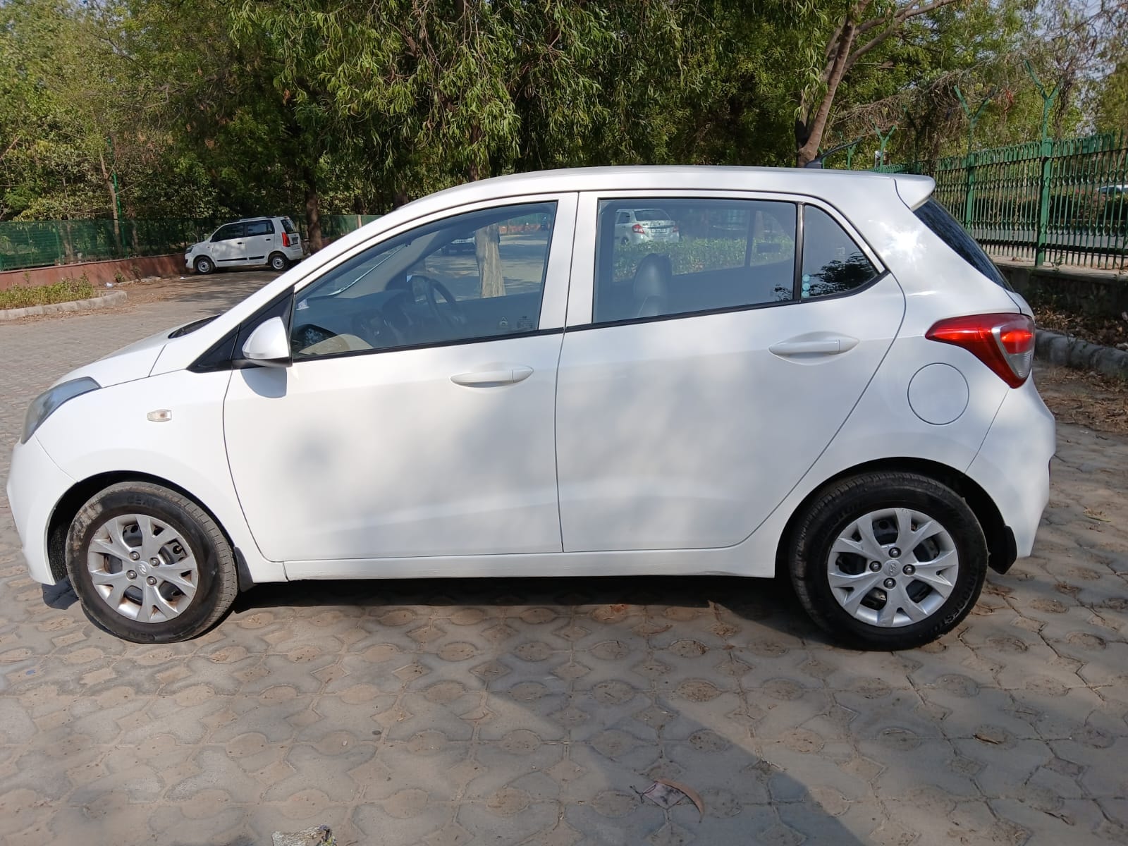 i10 image 2 i10 image 2