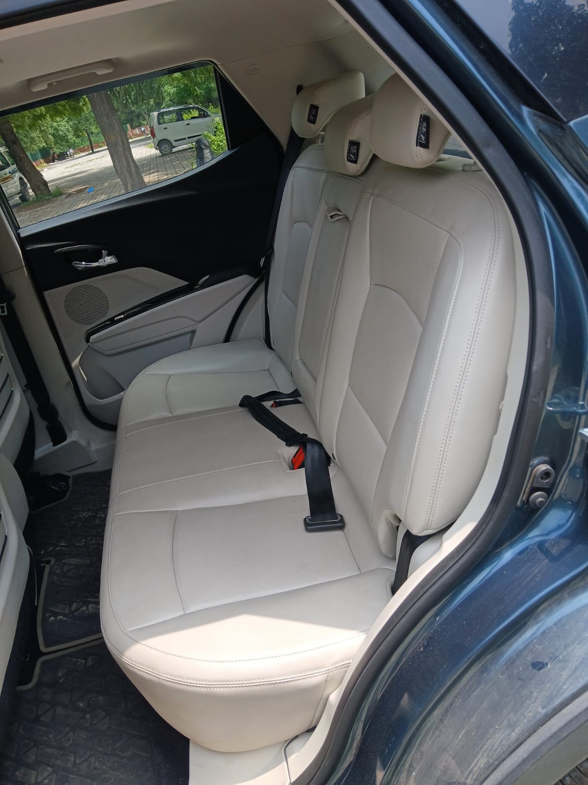 XUV300 image 17 XUV300 image 17