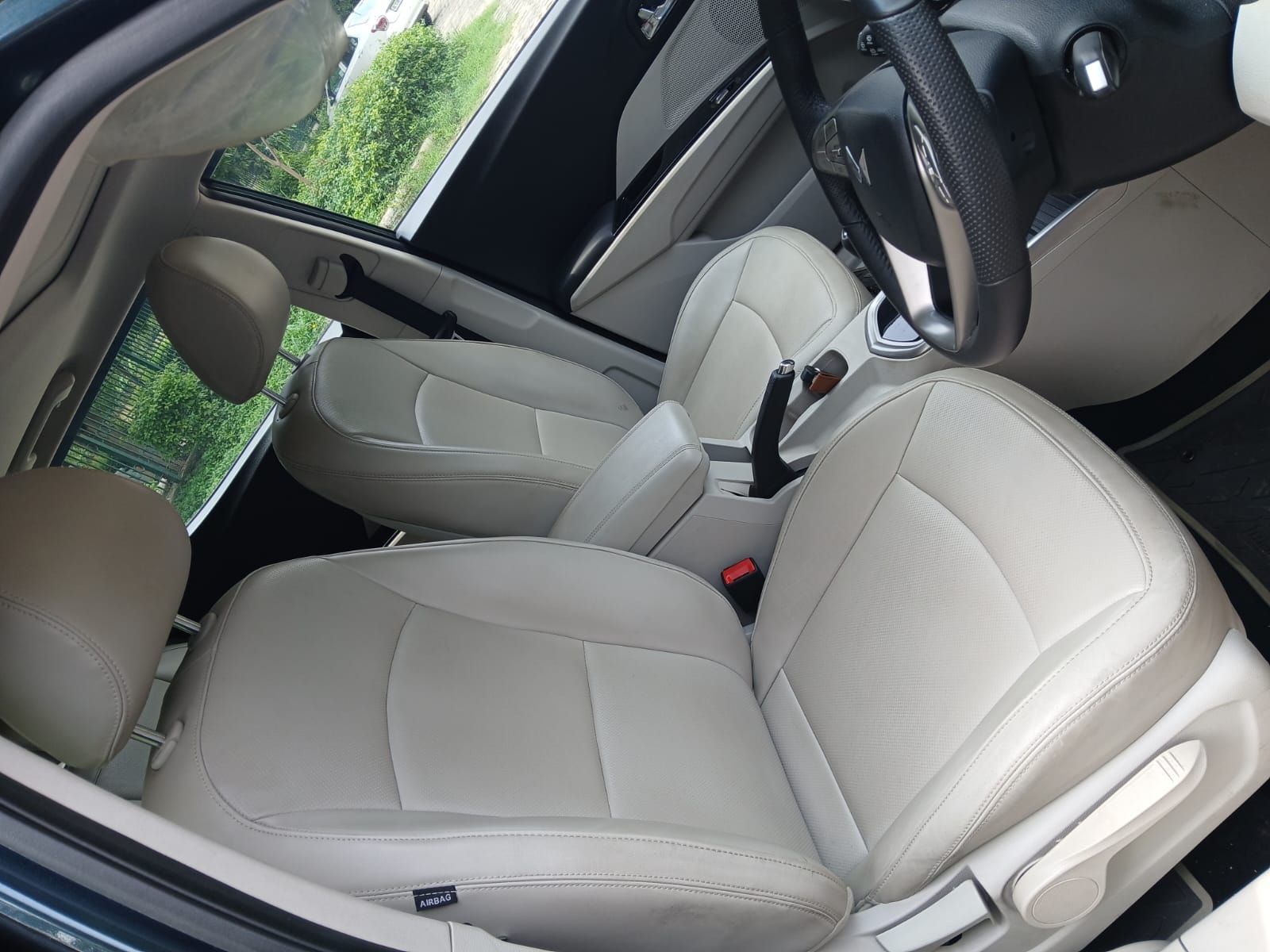 XUV300 image 14 XUV300 image 14