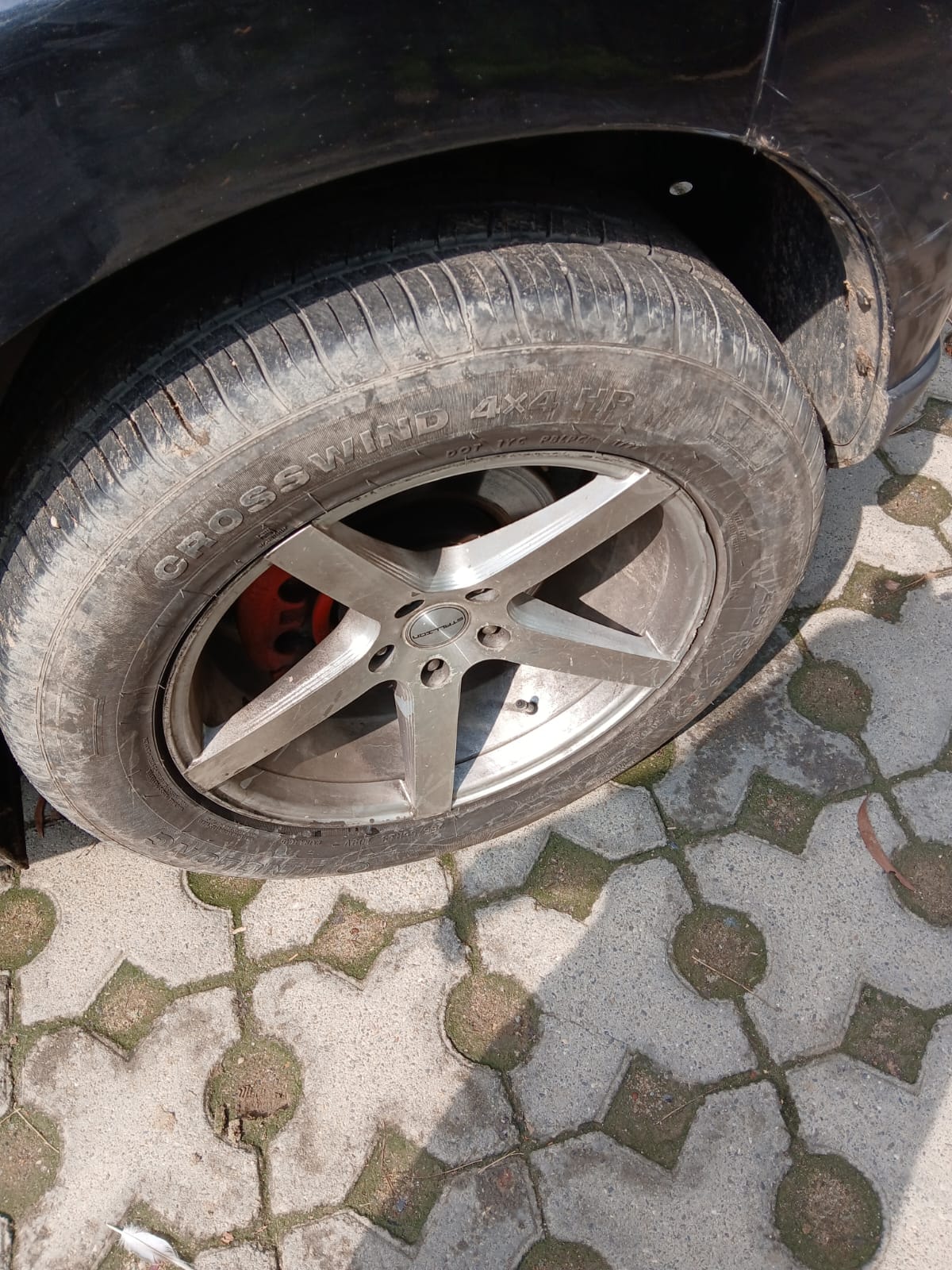 Scorpio image 9 Scorpio image 9