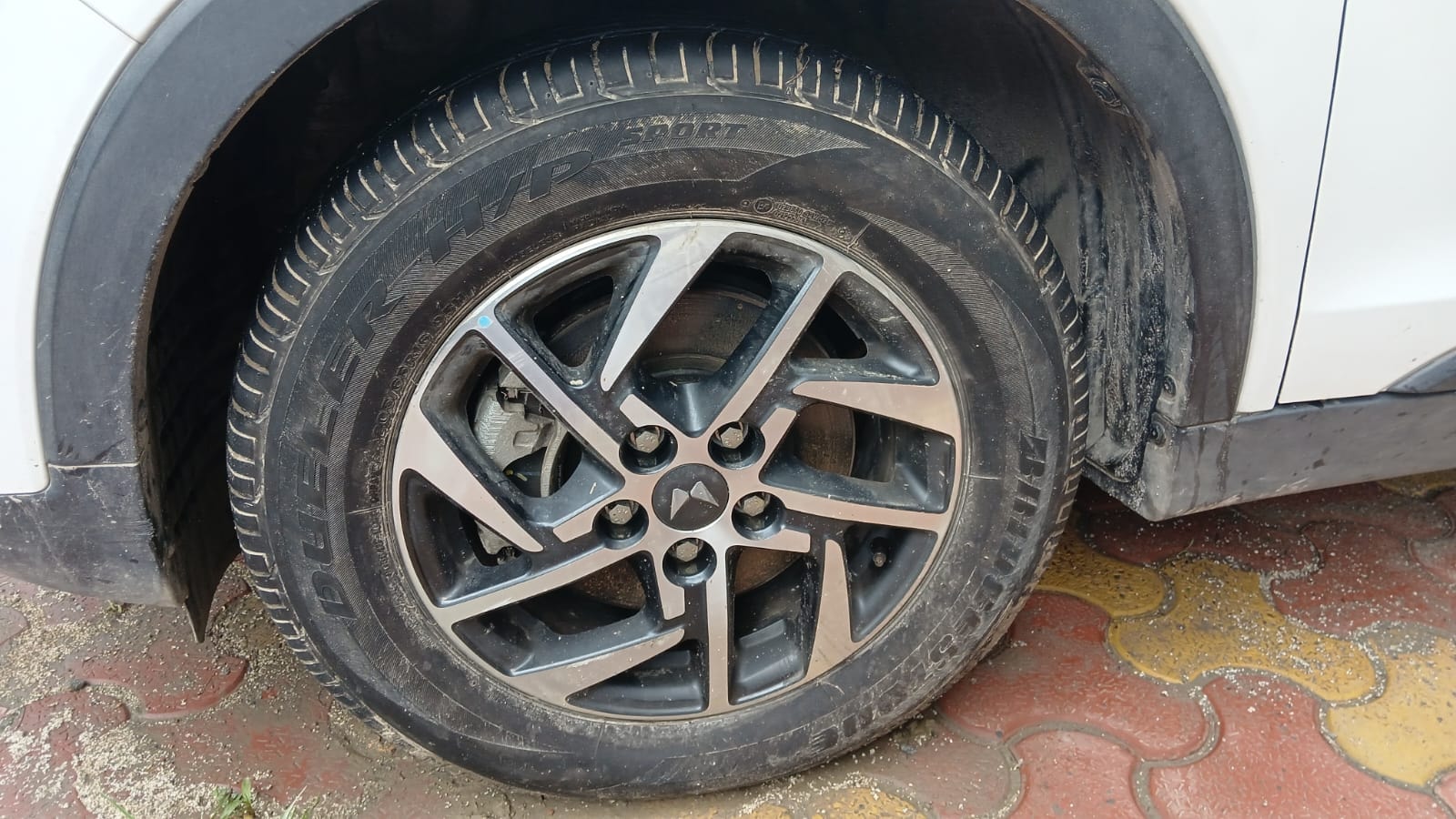 XUV300 image 9 XUV300 image 9