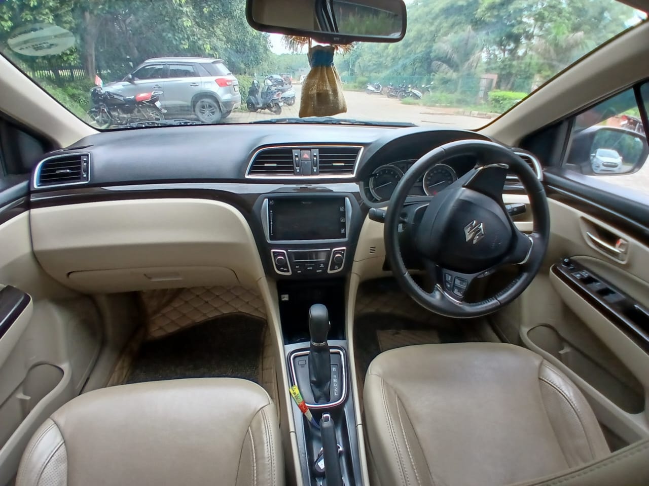 Ciaz image 12 Ciaz image 12