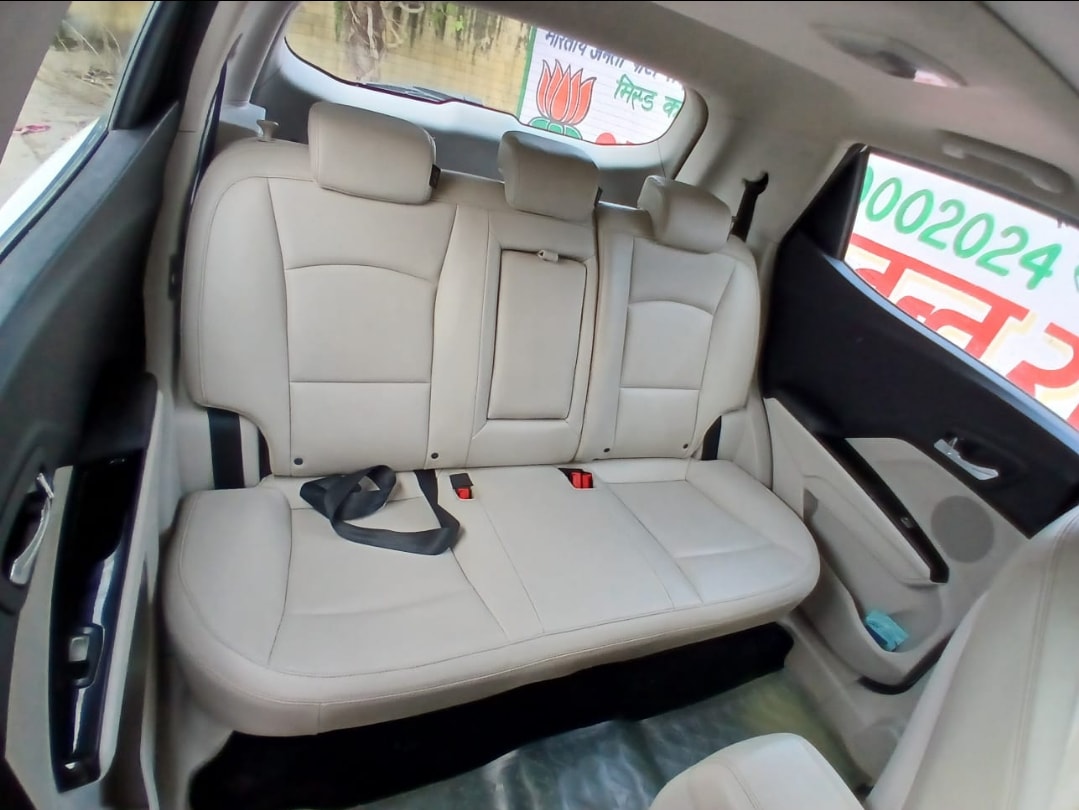 XUV300 image 15 XUV300 image 15