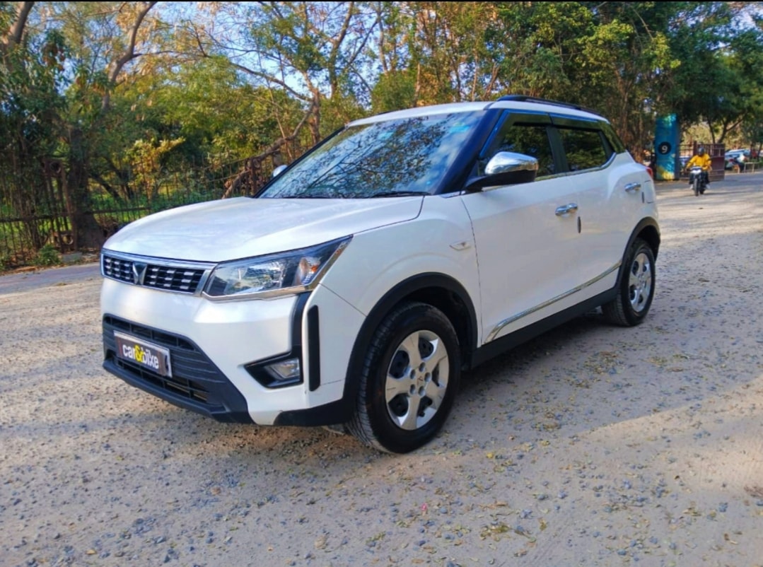 XUV300 image 1 XUV300 image 1