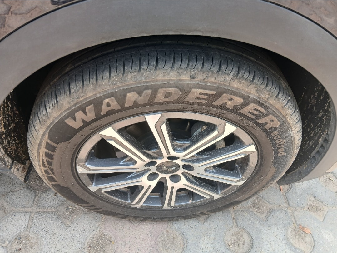 XUV700 image 9 XUV700 image 9