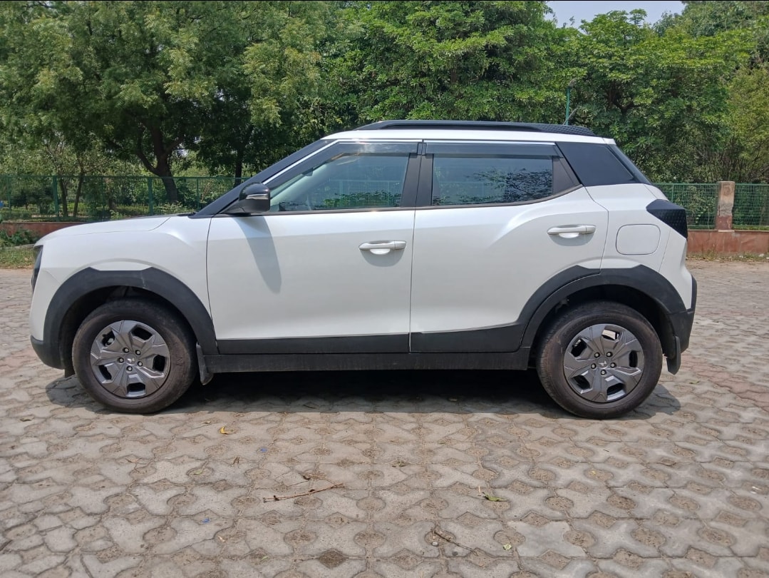 XUV 3XO image 2 XUV 3XO image 2