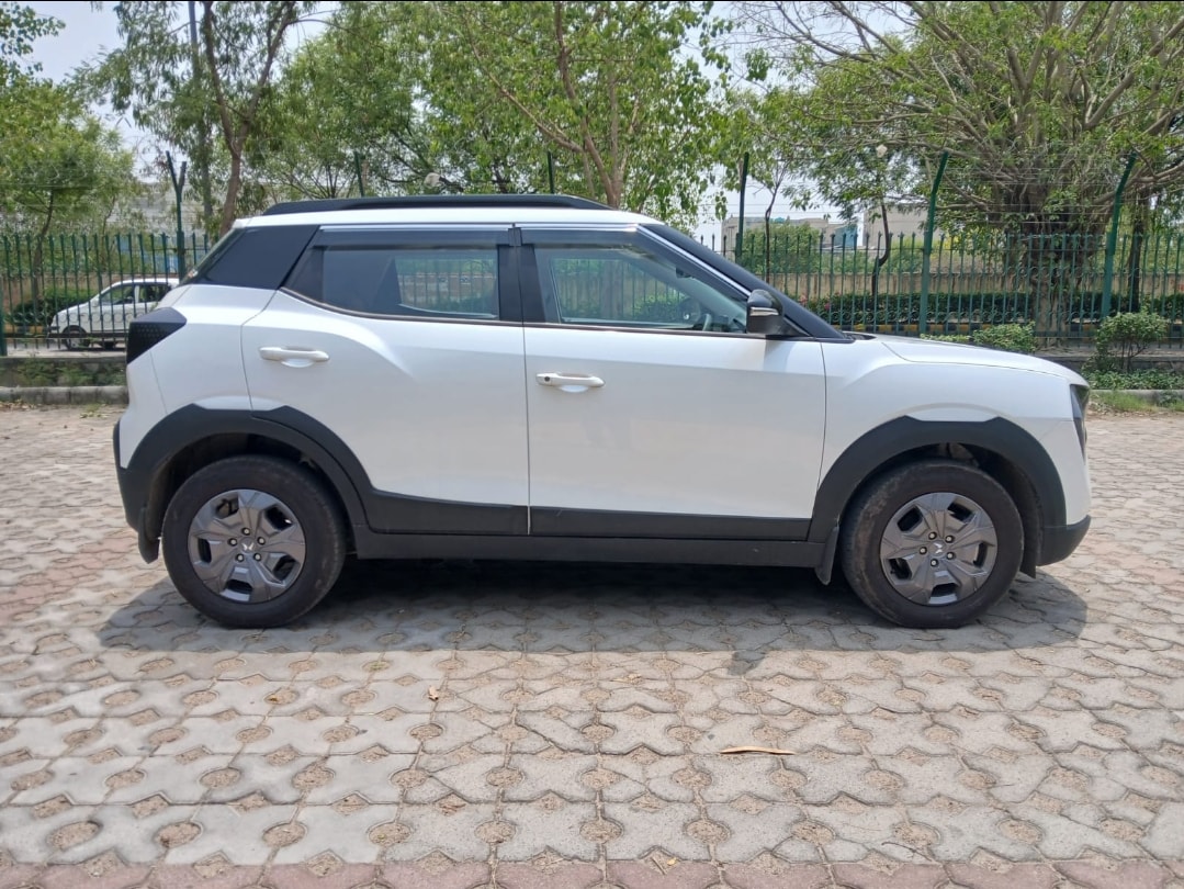 XUV 3XO image 6 XUV 3XO image 6