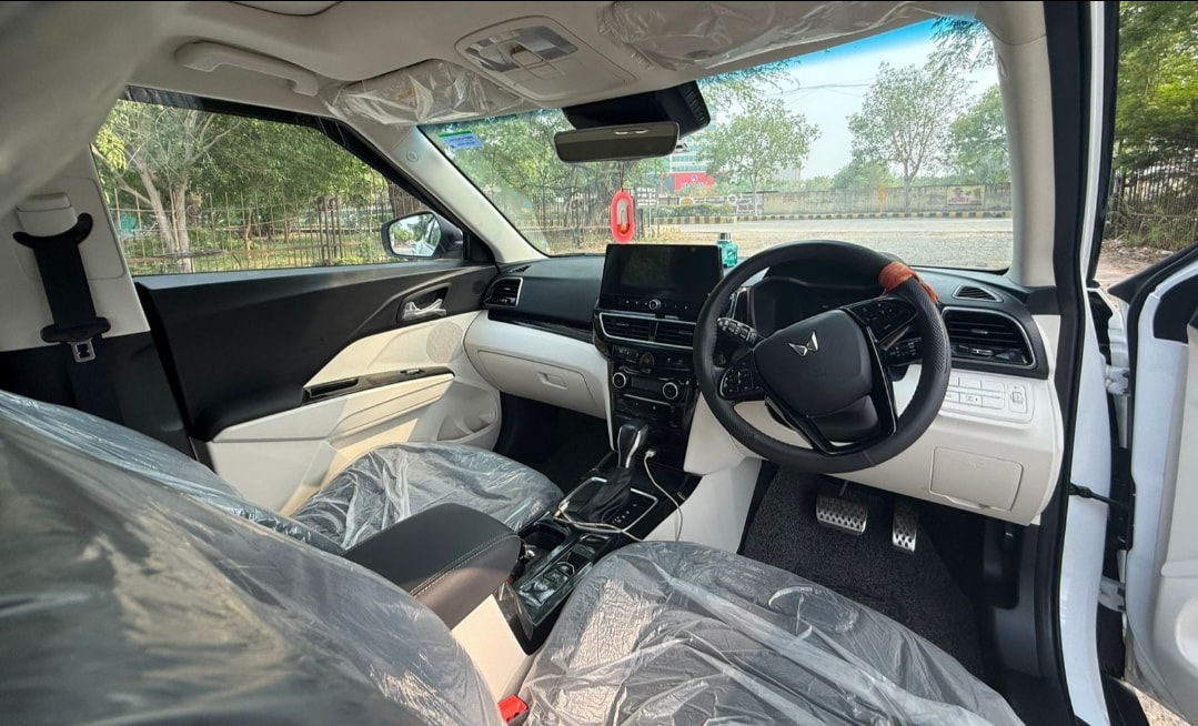 XUV 3XO image 12 XUV 3XO image 12