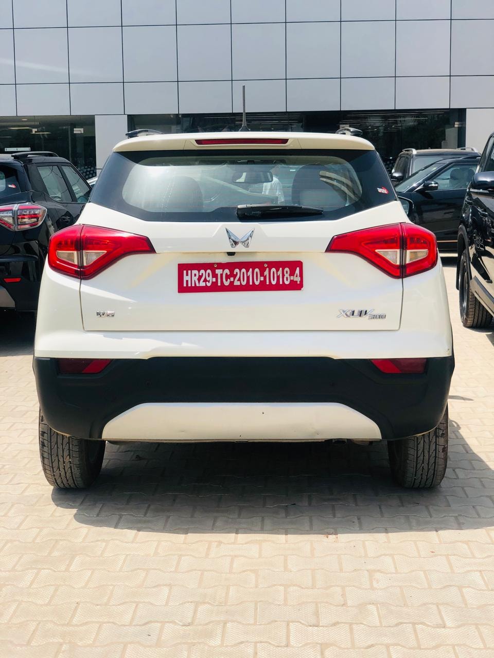 XUV300 image 4 XUV300 image 4