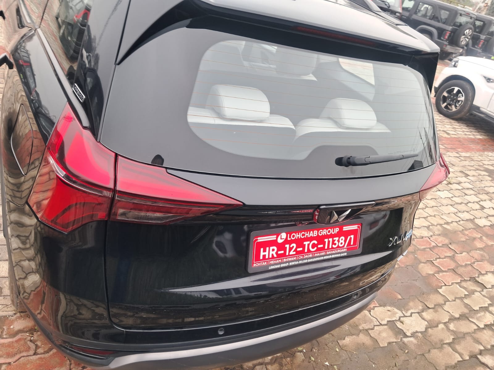 XUV700 image 4 XUV700 image 4