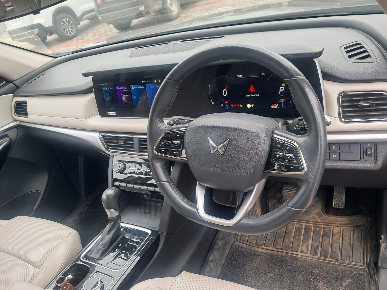 XUV700 image 13 XUV700 image 13