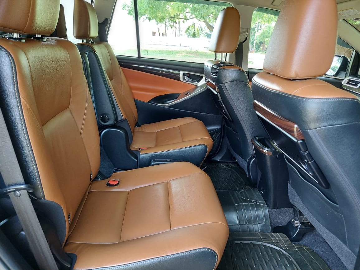 Innova Crysta image 3 Innova Crysta image 3