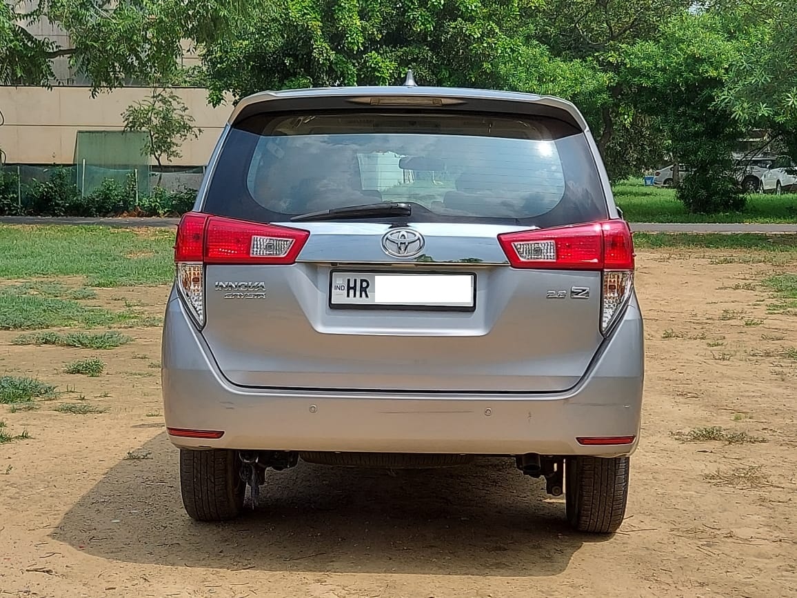 Innova Crysta image 12 Innova Crysta image 12