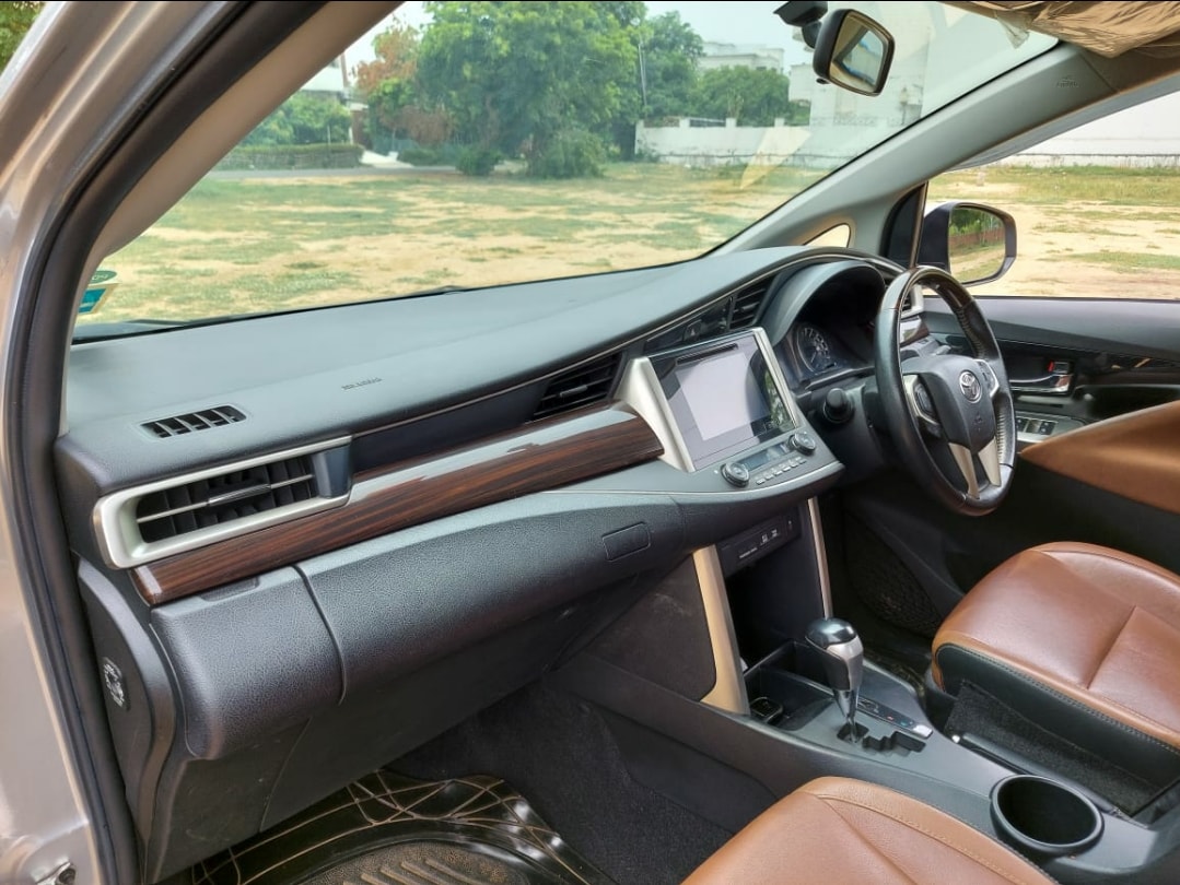 Innova Crysta image 14 Innova Crysta image 14