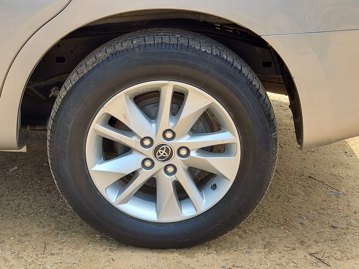 Innova Crysta image 16 Innova Crysta image 16