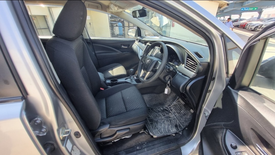 Innova Crysta image 13 Innova Crysta image 13