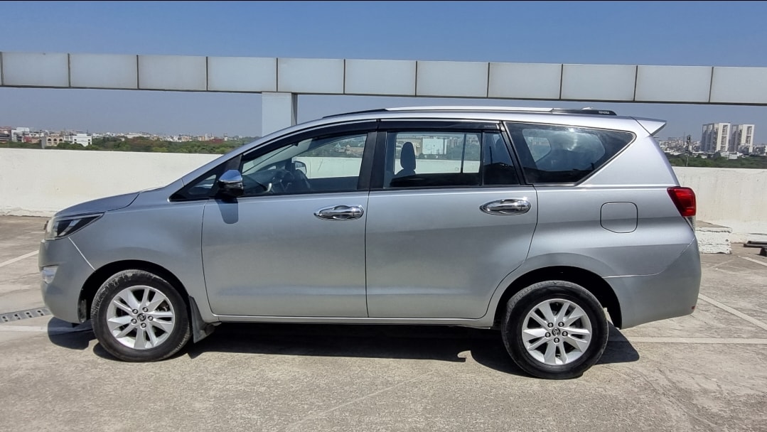 Innova Crysta image 1 Innova Crysta image 1