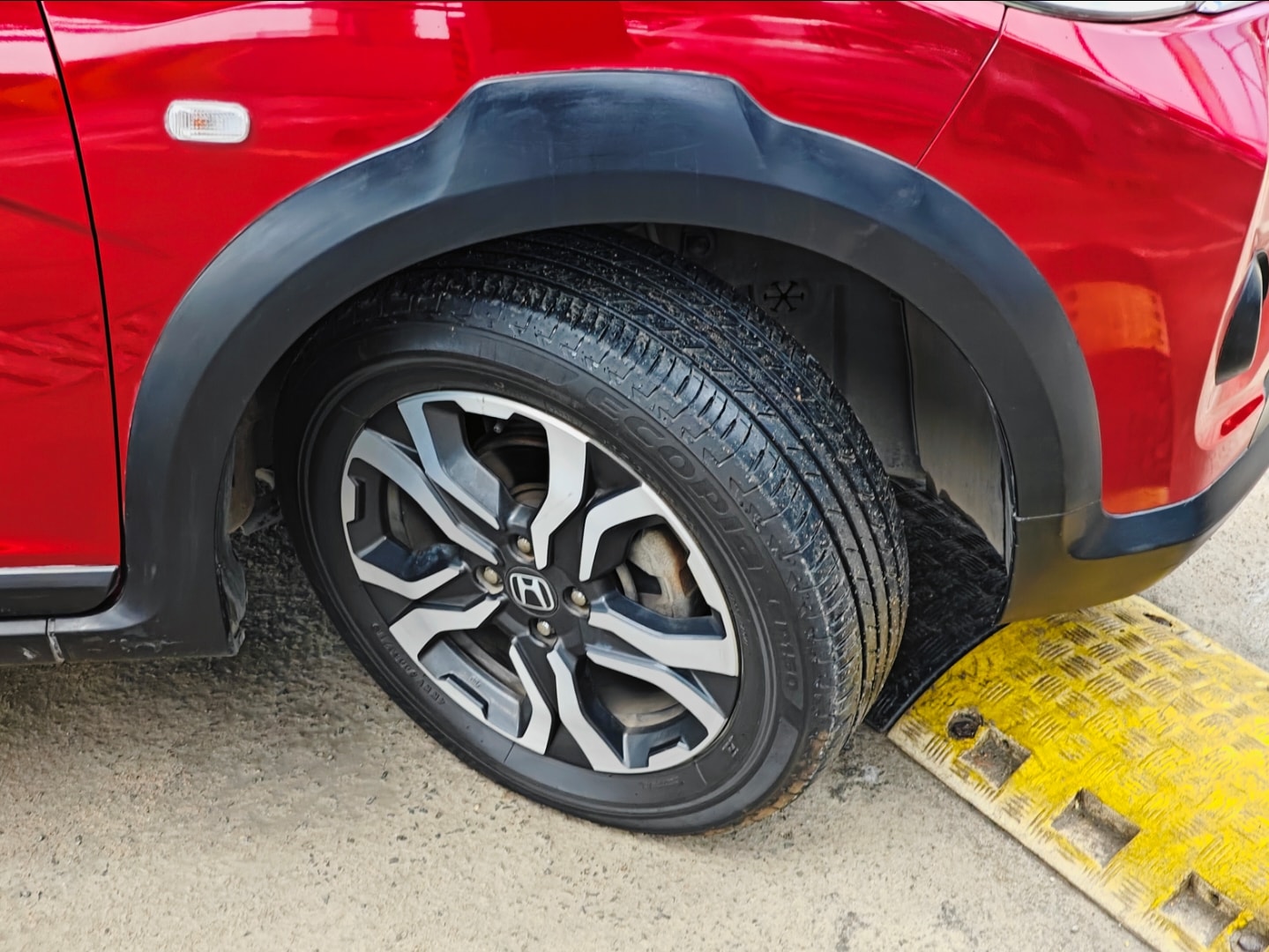 WR-V image 9 WR-V image 9