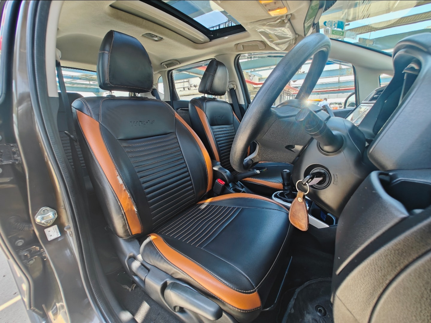 WR-V image 13 WR-V image 13