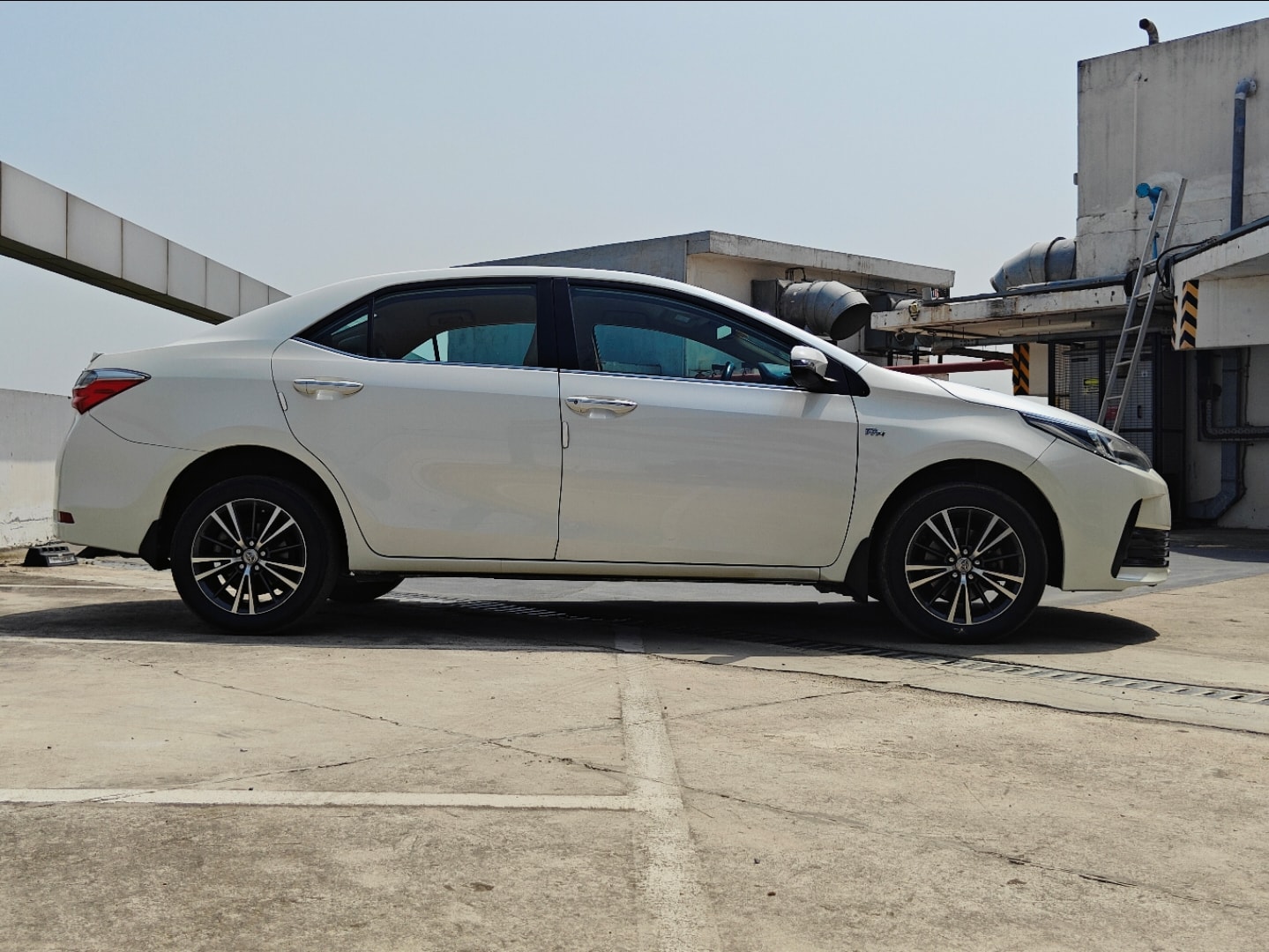 Corolla Altis image 6 Corolla Altis image 6