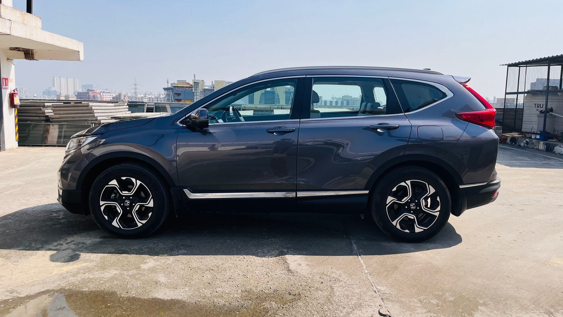 CR-V image 2 CR-V image 2