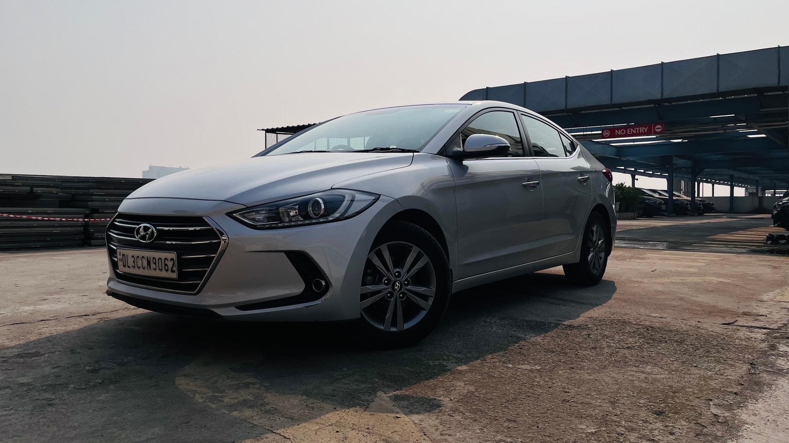 Elantra image 1 Elantra image 1