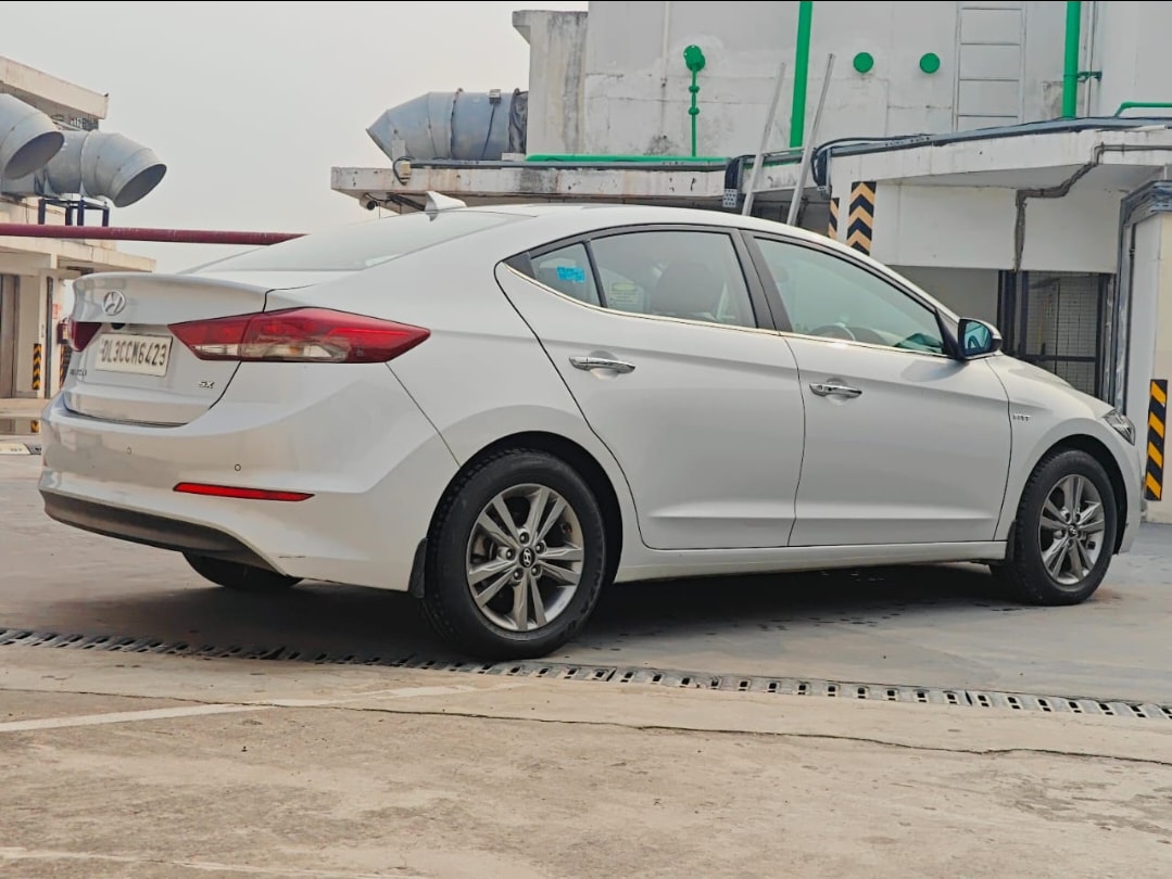 Elantra image 5 Elantra image 5