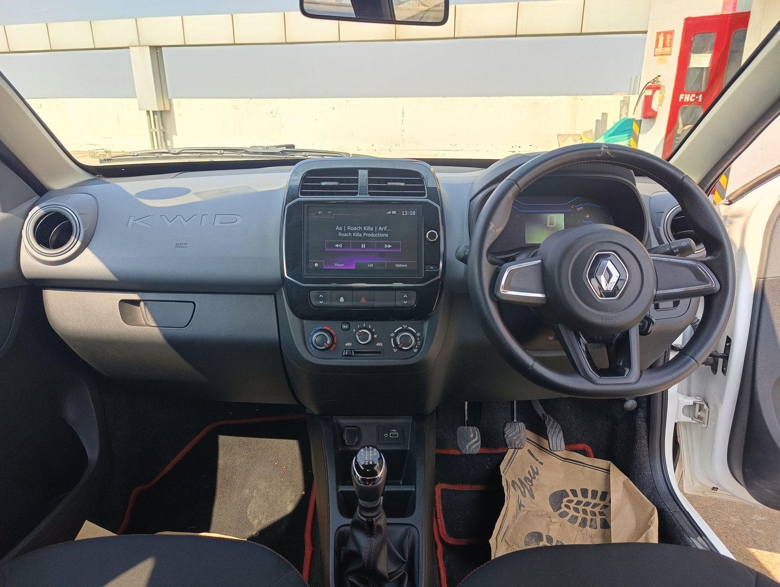 Kwid image 12 Kwid image 12