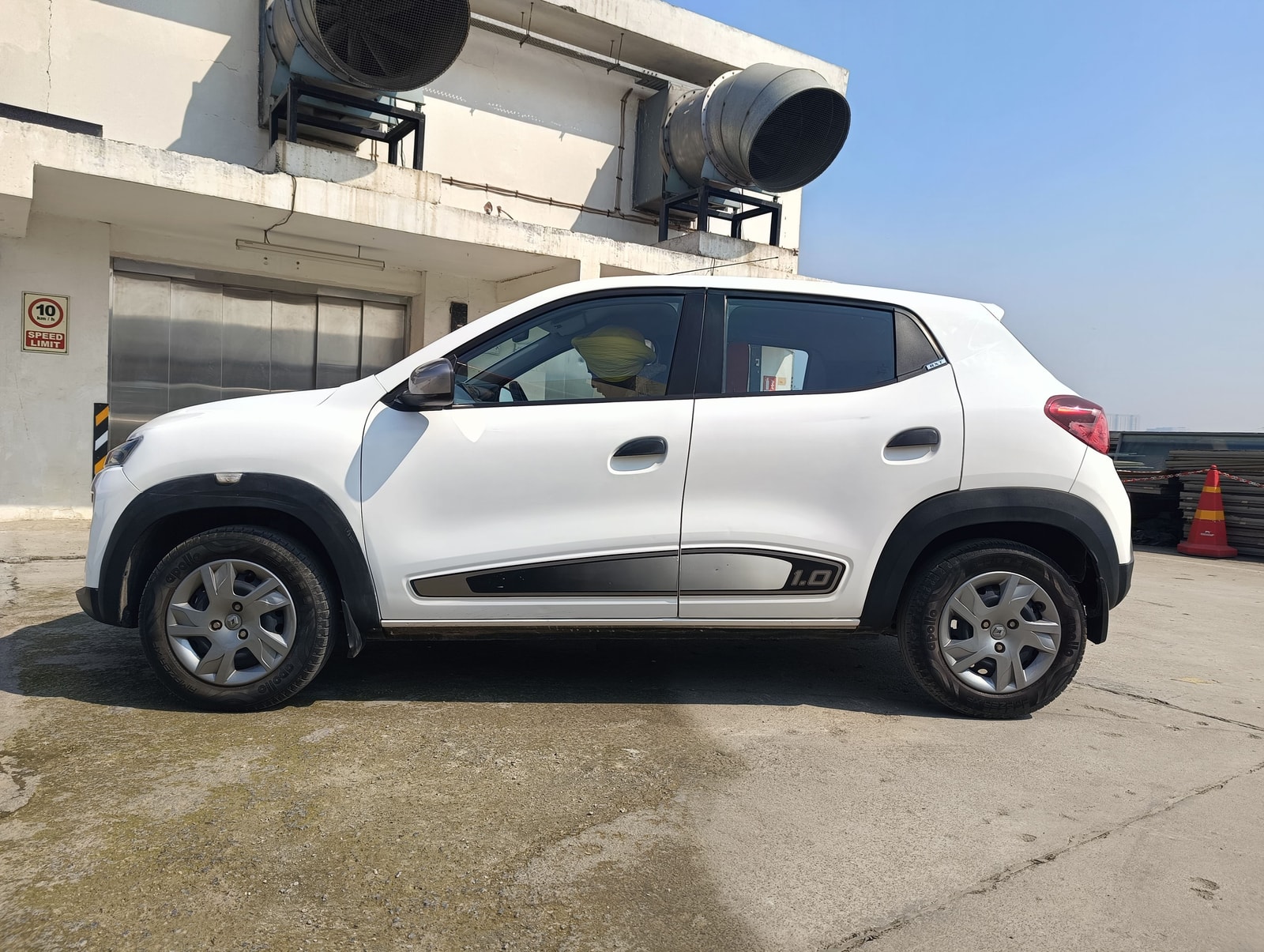 Kwid image 2 Kwid image 2