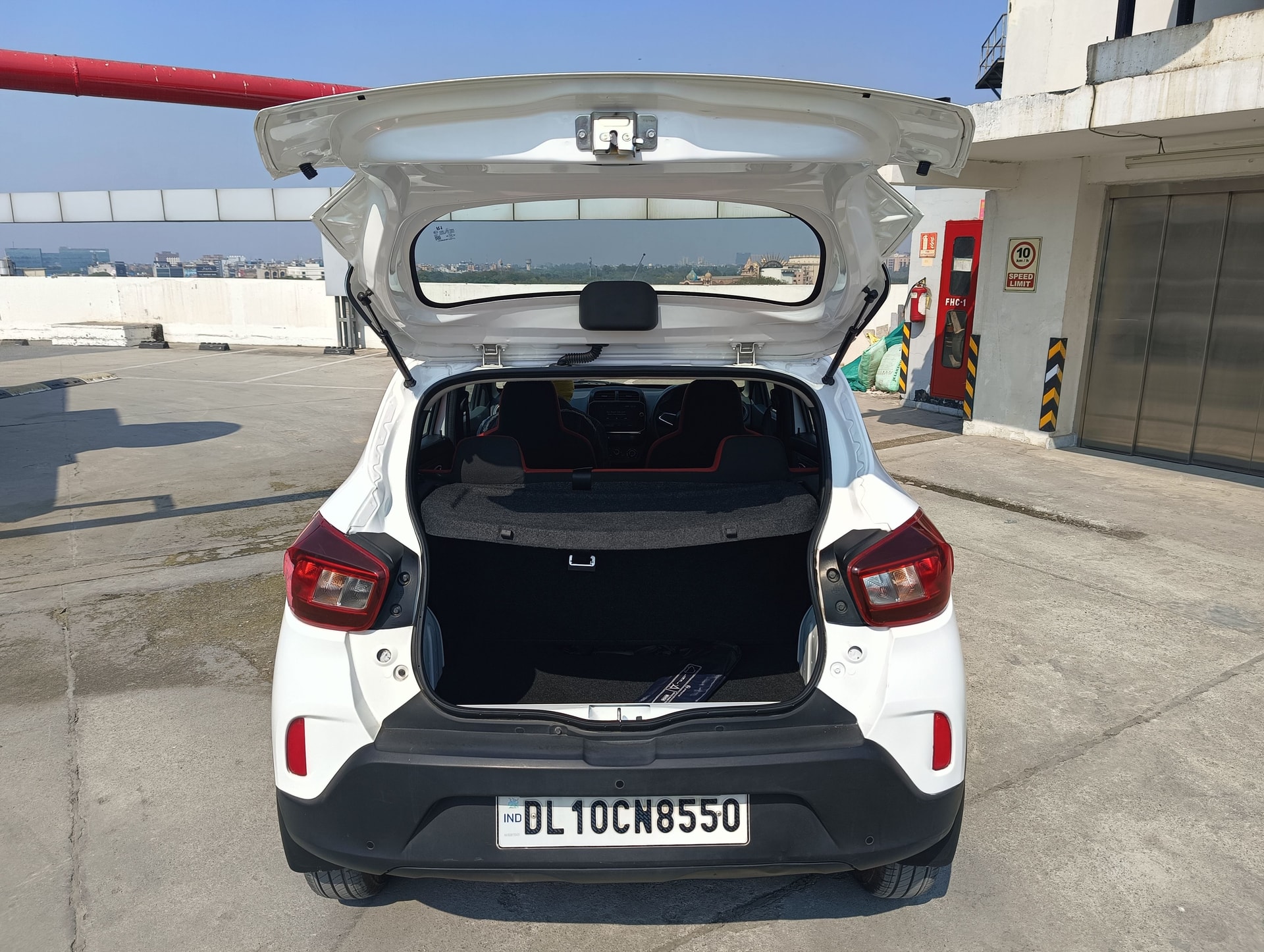 Kwid image 10 Kwid image 10