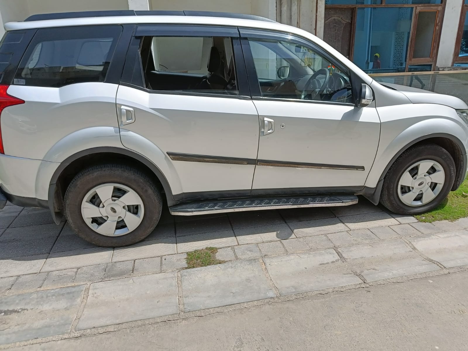 XUV500 image 1 XUV500 image 1