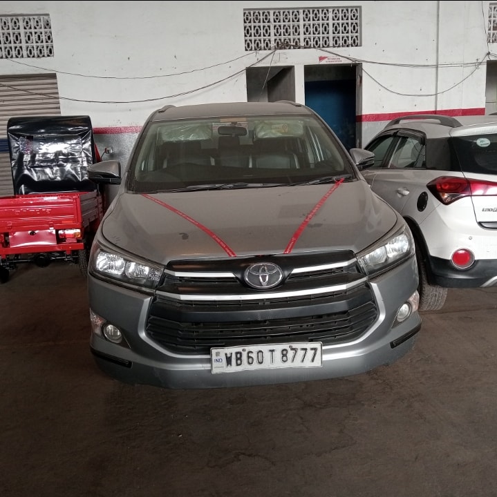 Innova Crysta image 1 Innova Crysta image 1