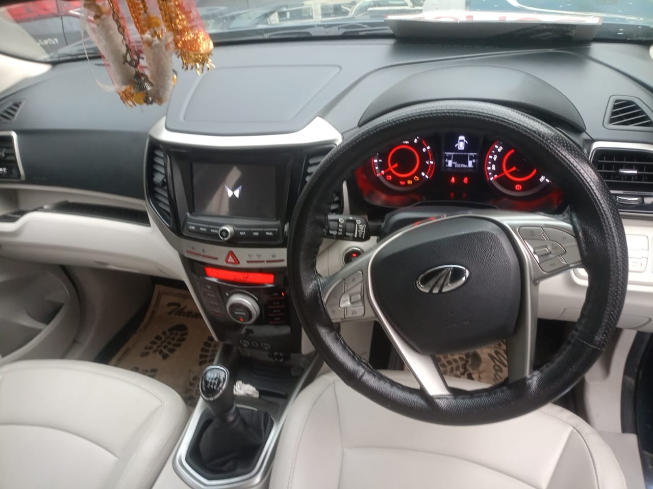 Used 2022 Mahindra XUV300 Used 2022 Mahindra XUV300