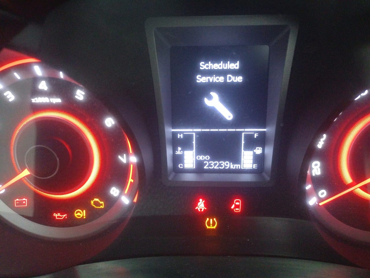 Used 2022 Mahindra XUV300 Used 2022 Mahindra XUV300