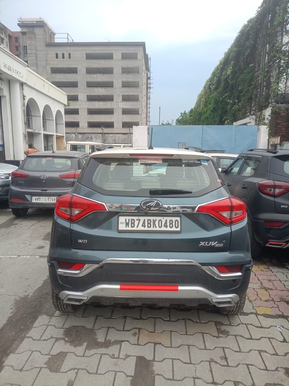 Used 2022 Mahindra XUV300 Used 2022 Mahindra XUV300