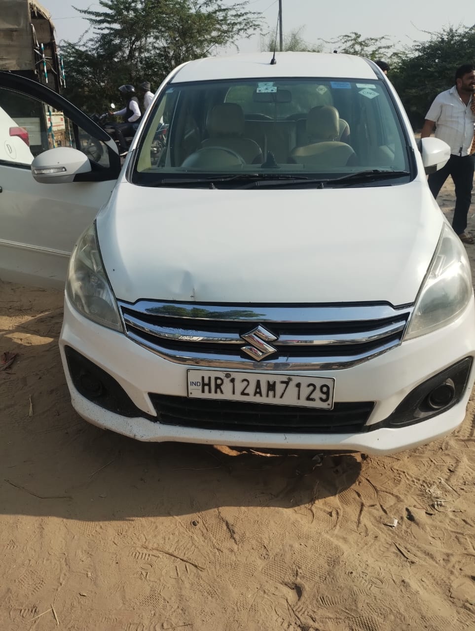 Ertiga image 1 Ertiga image 1