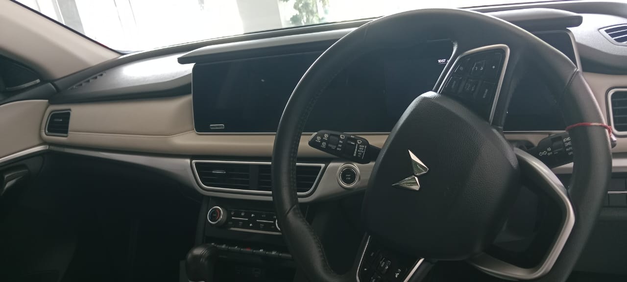 XUV700 image 8 XUV700 image 8