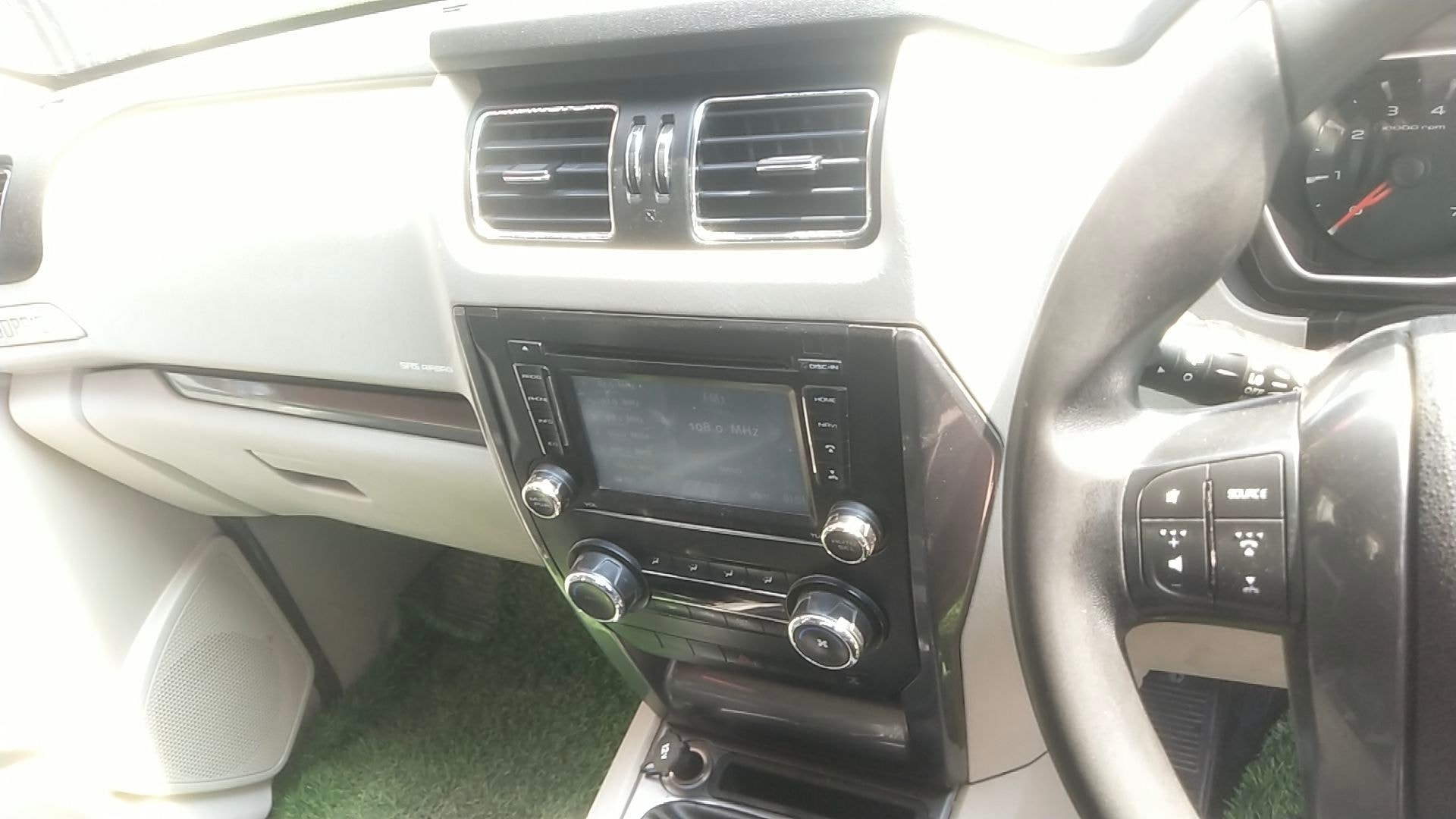 Scorpio image 16 Scorpio image 16