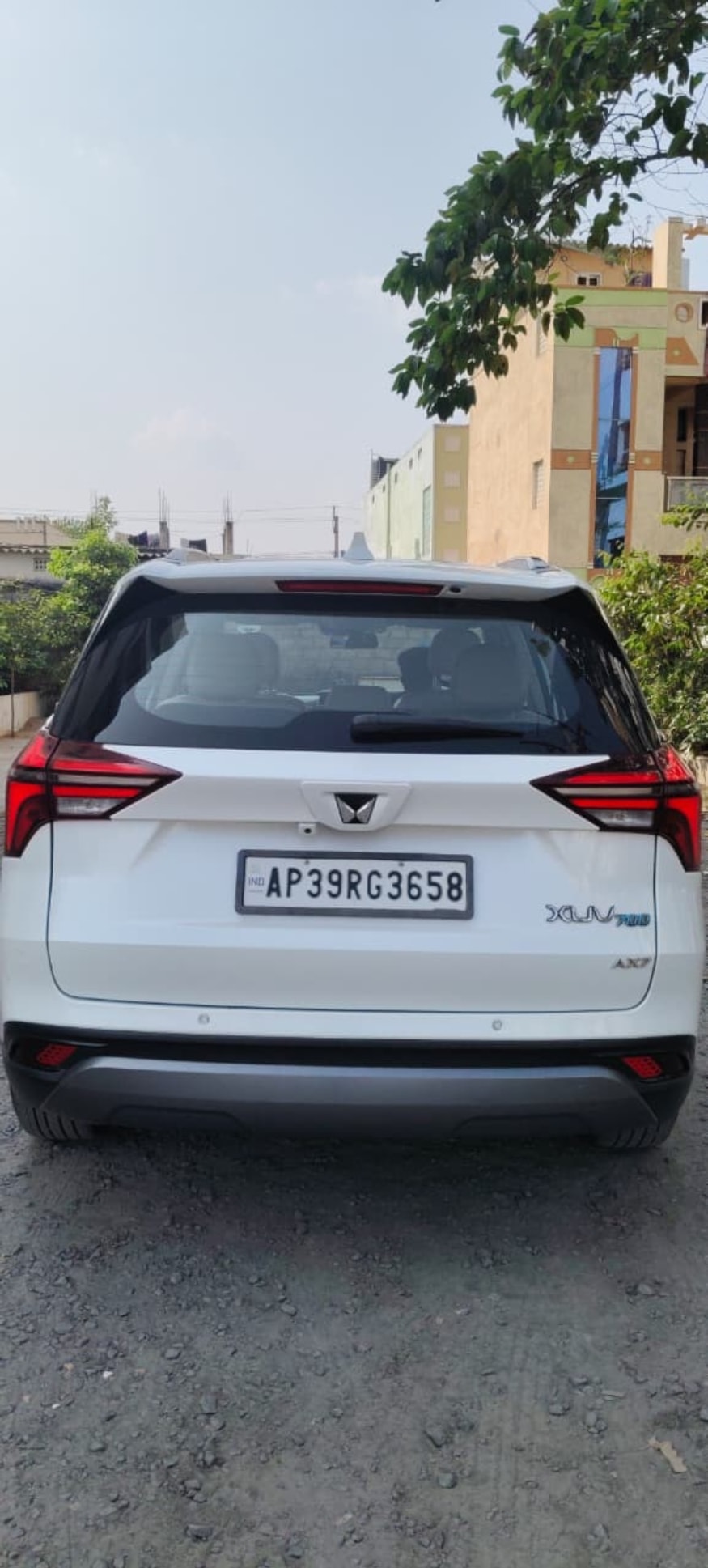 XUV700 image 3 XUV700 image 3