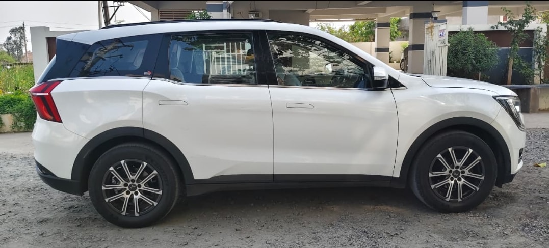 XUV700 image 4 XUV700 image 4