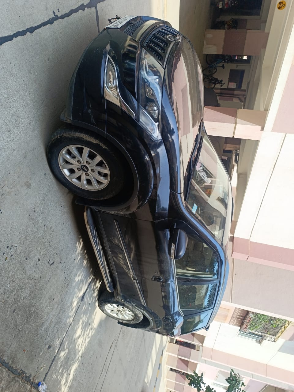 XUV500 image 1 XUV500 image 1