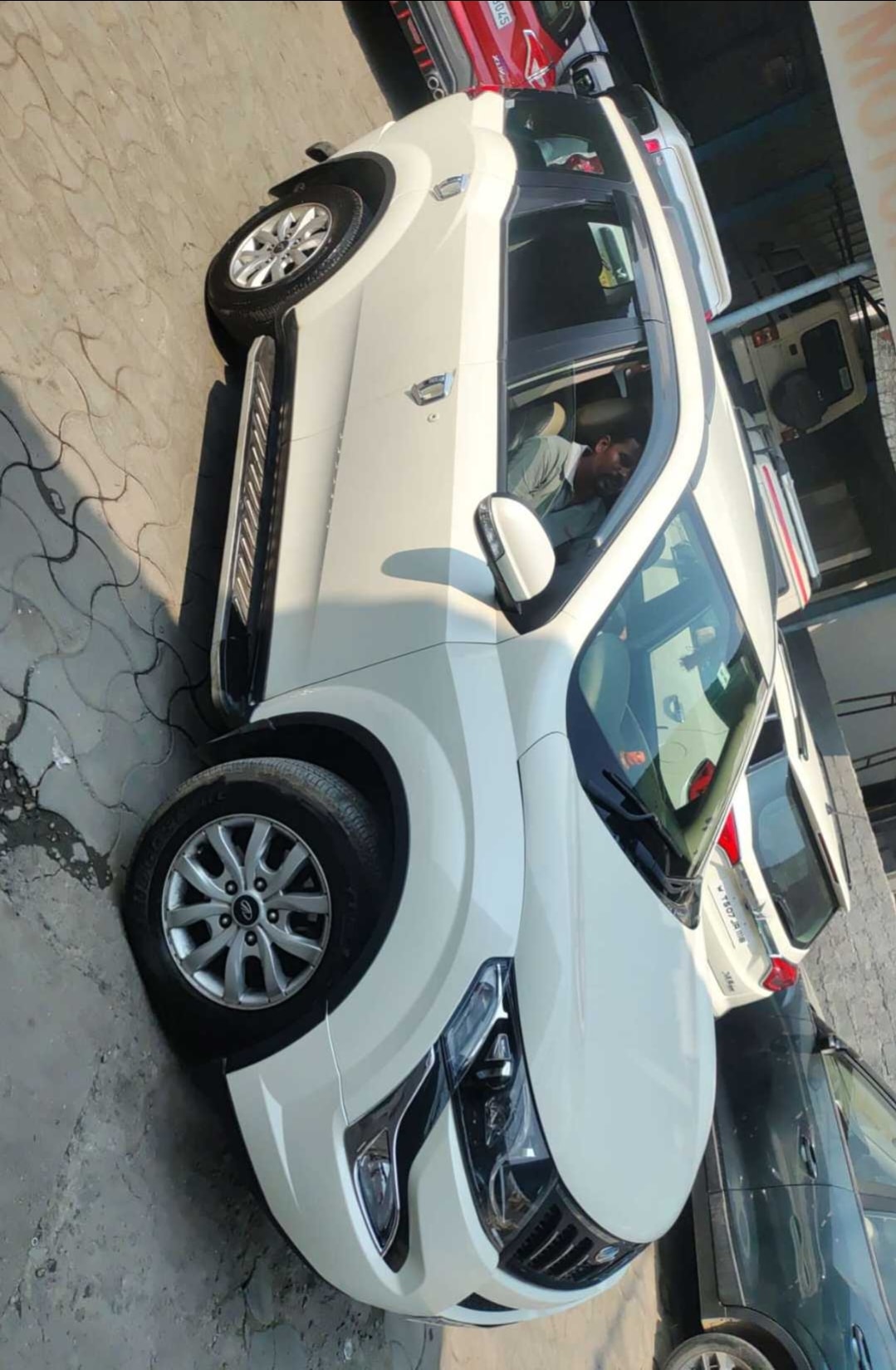 XUV500 image 1 XUV500 image 1